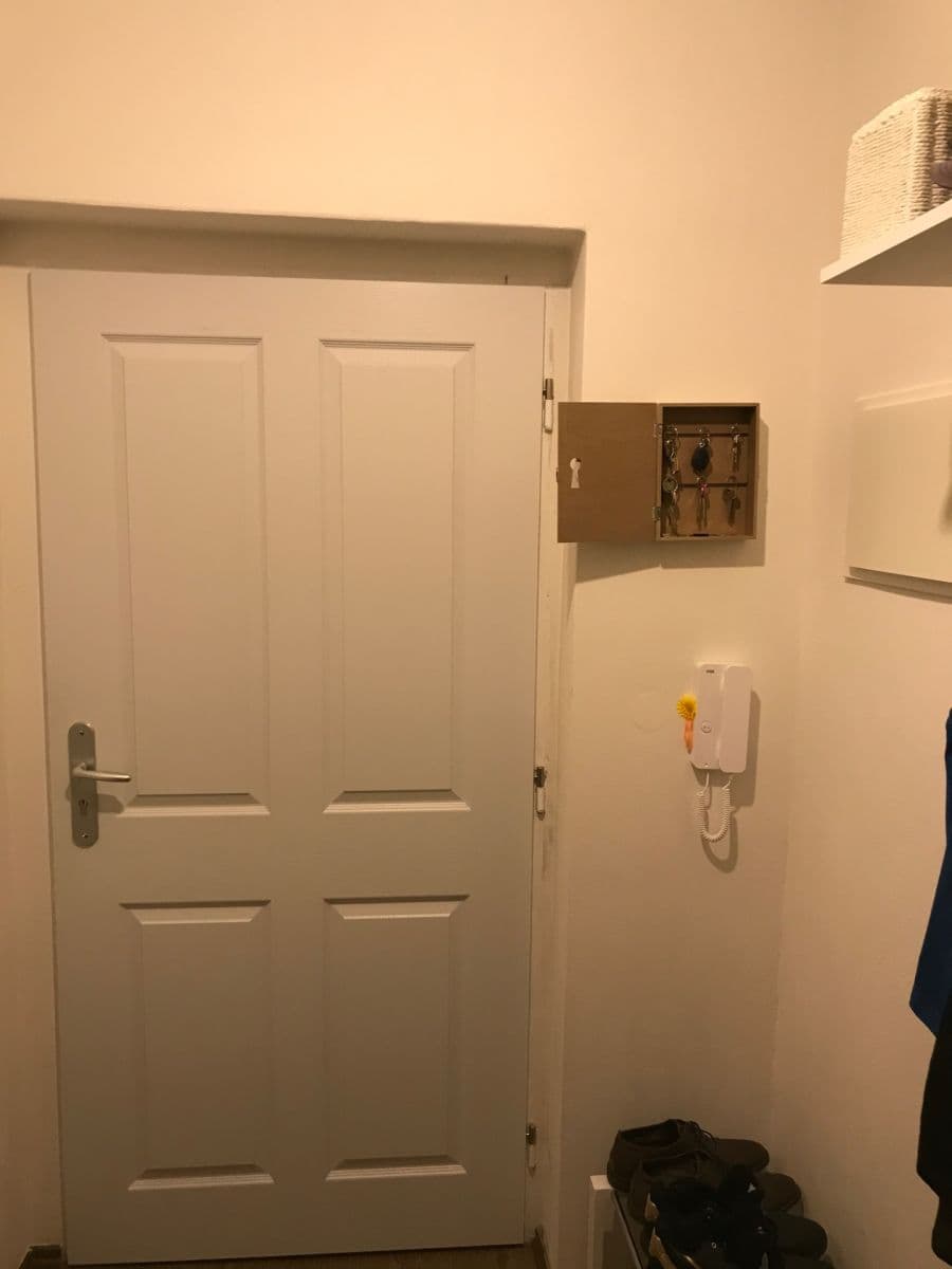 Pronájem bytu 1+kk 57 m², Biskupcova, Praha, Praha Pronájem bytu 1+kk 57 m², Biskupcova, Praha, Praha