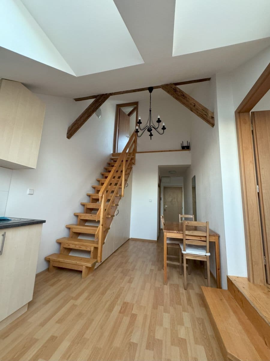 Pronájem bytu 2+1 56 m², Nádražní, Praha, Praha Pronájem bytu 2+1 56 m², Nádražní, Praha, Praha