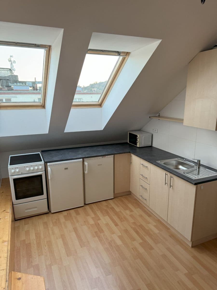 Pronájem bytu 2+1 56 m², Nádražní, Praha, Praha Pronájem bytu 2+1 56 m², Nádražní, Praha, Praha