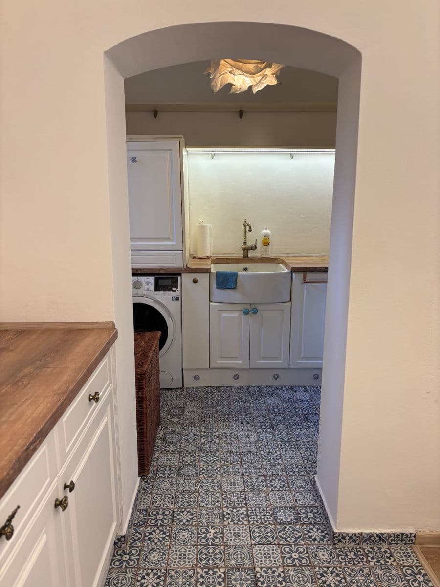 Prodej bytu 2+kk 57 m², Černomořská, Praha, Praha Prodej bytu 2+kk 57 m², Černomořská, Praha, Praha