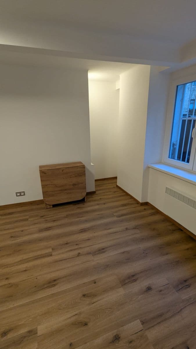 Pronájem bytu 1+kk 25 m², Pivovarnická, Praha, Praha Pronájem bytu 1+kk 25 m², Pivovarnická, Praha, Praha