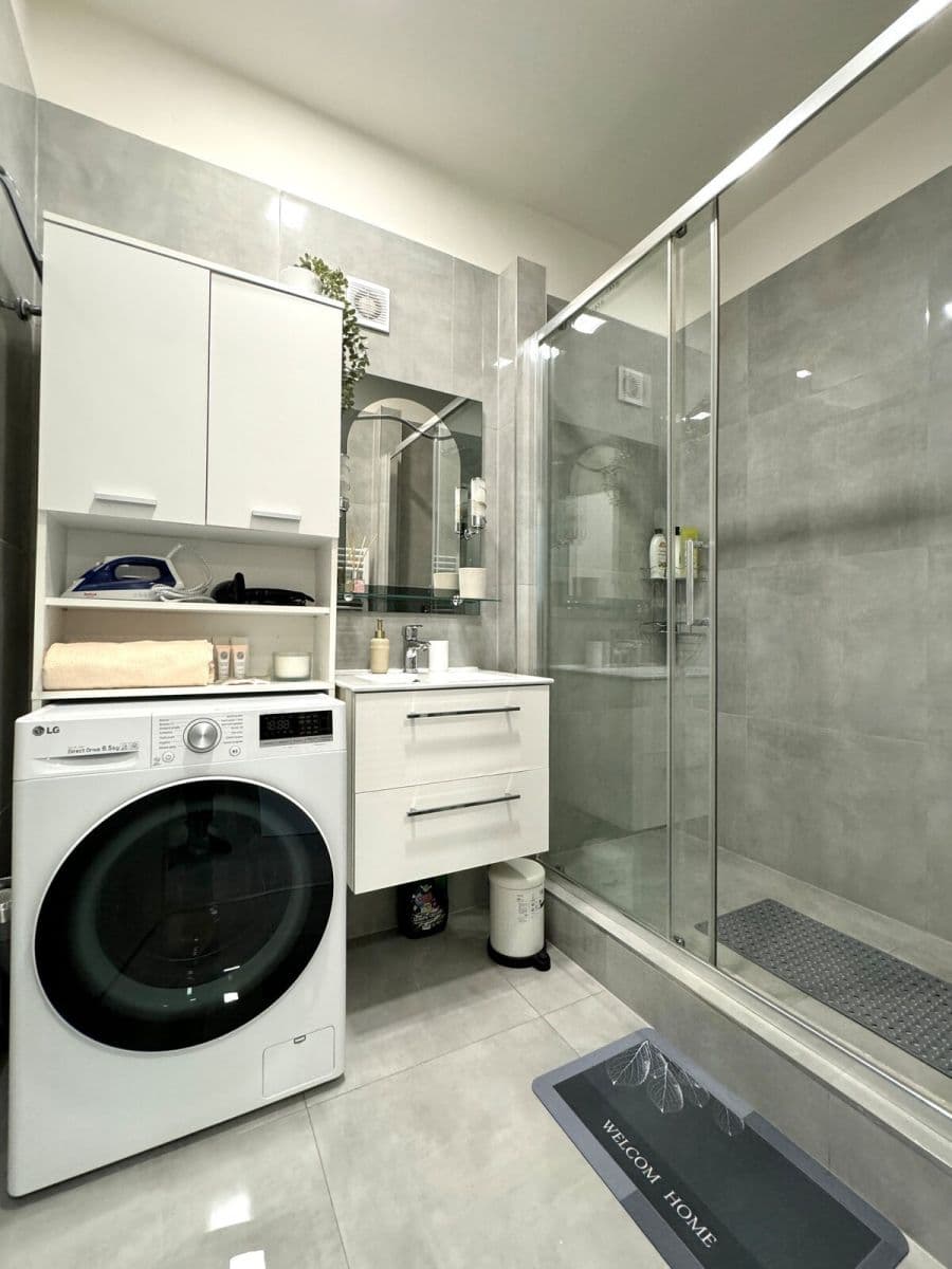 Pronájem bytu 70 m², Dvacátého Osmého Pluku, Praha, Praha Pronájem bytu 70 m², Dvacátého Osmého Pluku, Praha, Praha