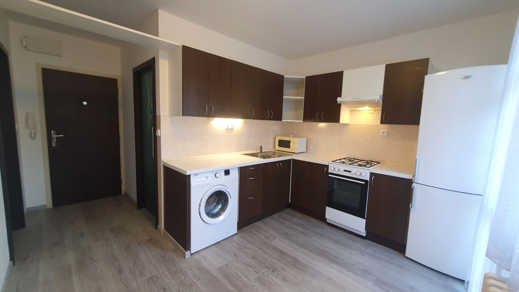 Pronájem bytu 1+1 37 m², Absolonova, Brno, Jihomoravský kraj Pronájem bytu 1+1 37 m², Absolonova, Brno, Jihomoravský kraj