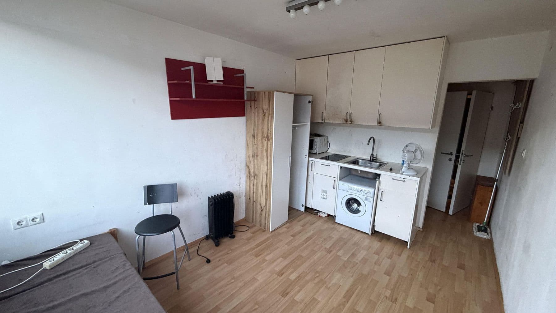 Pronájem bytu 1+1 17 m², Mitterweg 87, Innsbruck, Tyrolsko Pronájem bytu 1+1 17 m², Mitterweg 87, Innsbruck, Tyrolsko