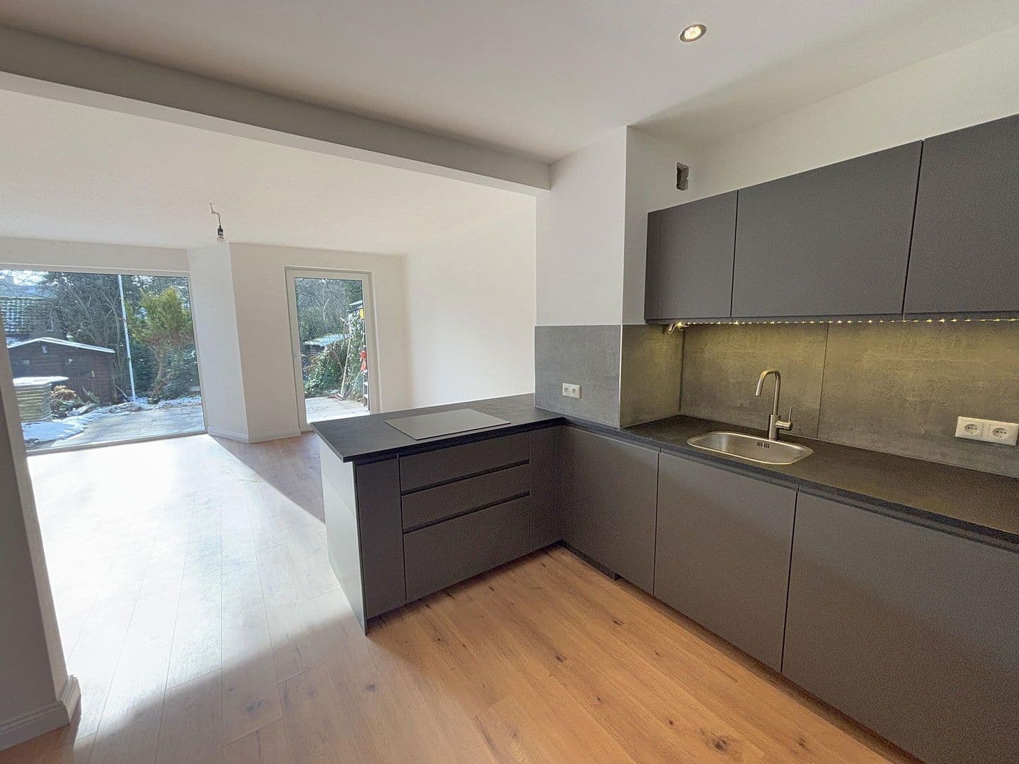 Prodej domu 105 m², pozemek 139 m², Hamburg, Hamburg Prodej domu 105 m², pozemek 139 m², Hamburg, Hamburg