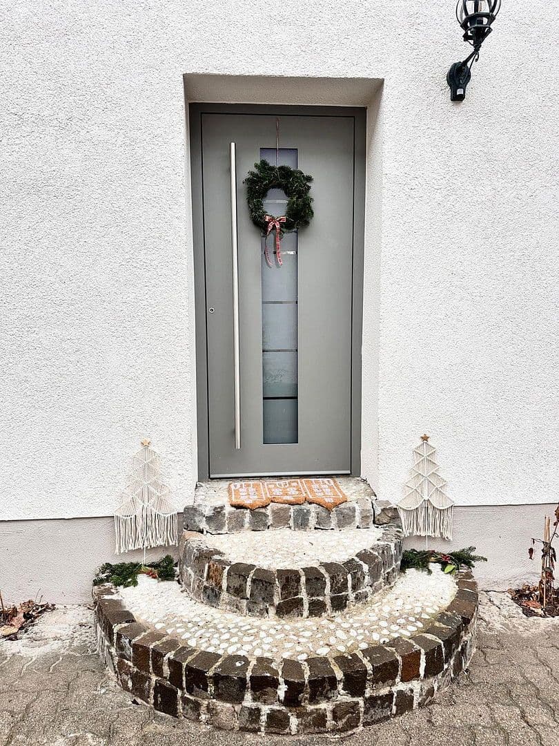 Prodej domu 176 m², pozemek 740 m², Kirchgasse, 4, Freisbach, Porýní-Falc Prodej domu 176 m², pozemek 740 m², Kirchgasse, 4, Freisbach, Porýní-Falc