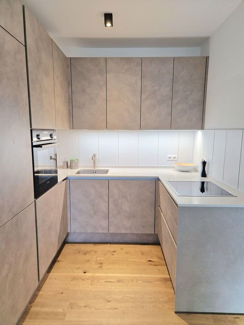 Pronájem bytu 2+1 56 m², Kurfürstenstr. 12, Berlin, Berlín Pronájem bytu 2+1 56 m², Kurfürstenstr. 12, Berlin, Berlín