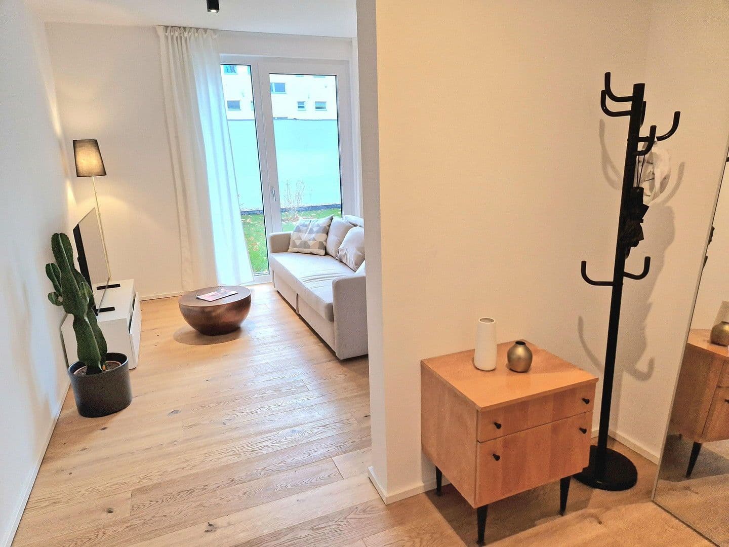 Pronájem bytu 2+1 56 m², Kurfürstenstr. 12, Berlin, Berlín Pronájem bytu 2+1 56 m², Kurfürstenstr. 12, Berlin, Berlín