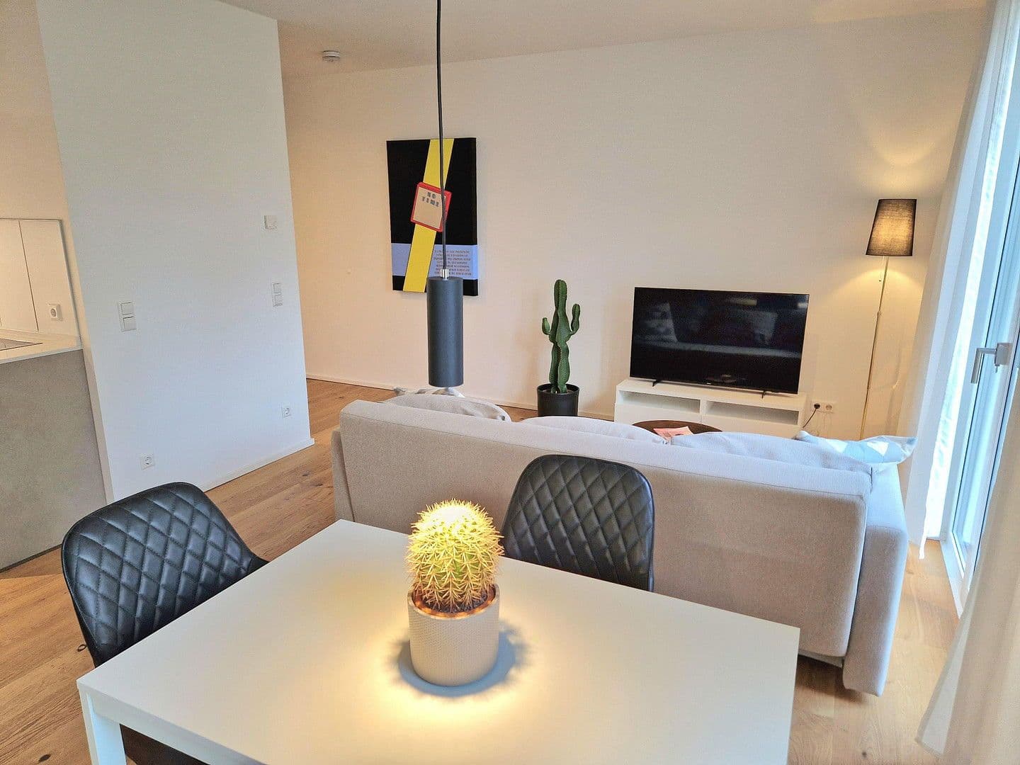 Pronájem bytu 2+1 56 m², Kurfürstenstr. 12, Berlin, Berlín Pronájem bytu 2+1 56 m², Kurfürstenstr. 12, Berlin, Berlín