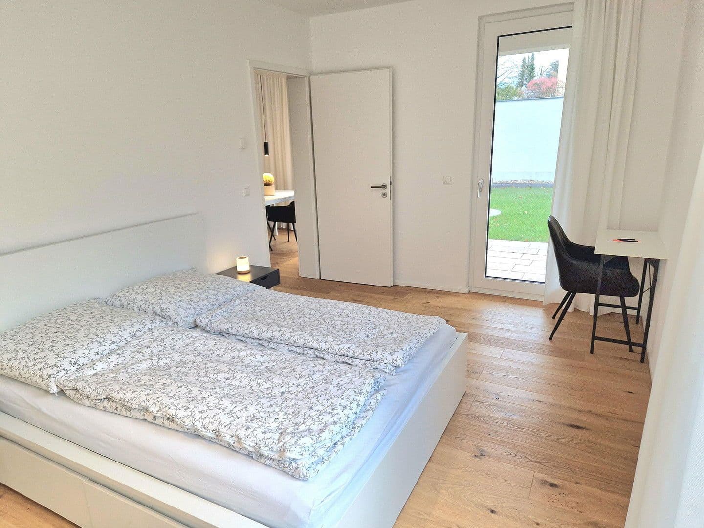 Pronájem bytu 2+1 56 m², Kurfürstenstr. 12, Berlin, Berlín Pronájem bytu 2+1 56 m², Kurfürstenstr. 12, Berlin, Berlín