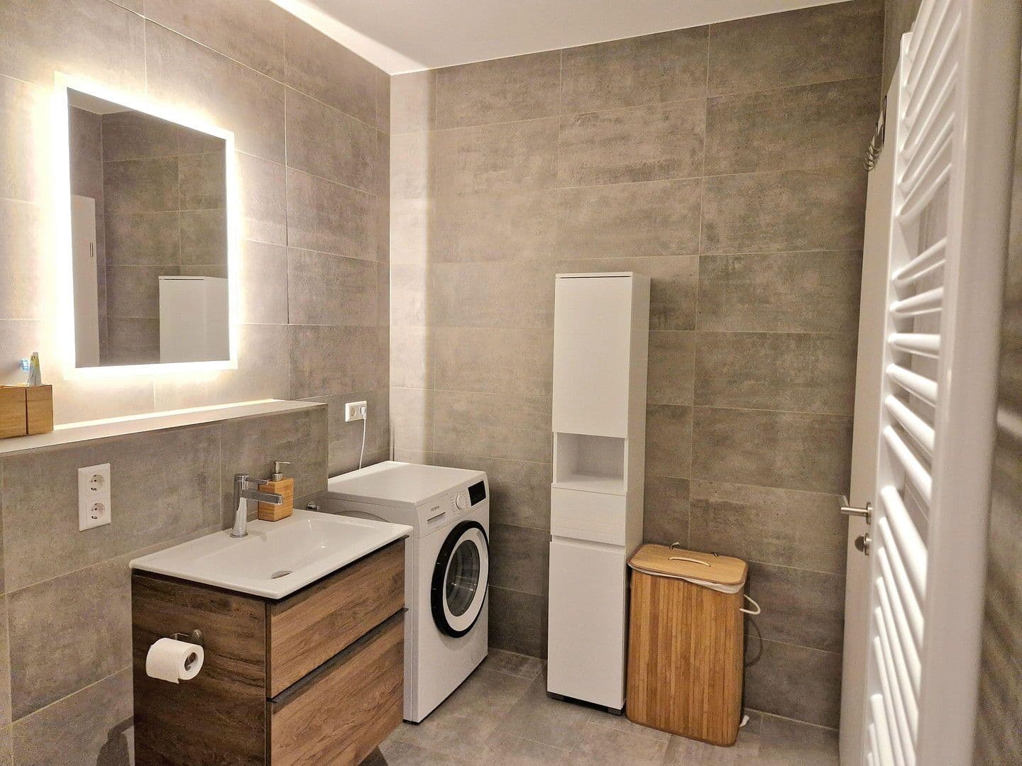 Pronájem bytu 2+1 56 m², Kurfürstenstr. 12, Berlin, Berlín Pronájem bytu 2+1 56 m², Kurfürstenstr. 12, Berlin, Berlín