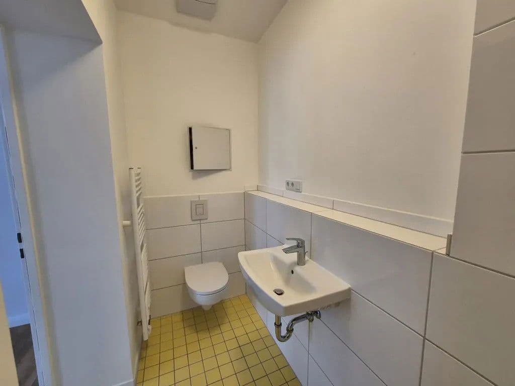 Pronájem bytu 1+1 32 m², Iranische Str. 3, Berlin, Berlín Pronájem bytu 1+1 32 m², Iranische Str. 3, Berlin, Berlín