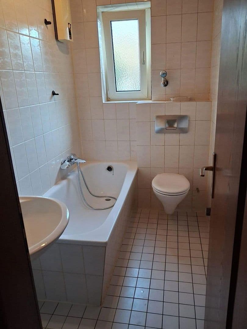 Pronájem bytu 2+1 44 m², Kölner Straße 137, Leverkusen, Severní Porýní-Vestfálsko Pronájem bytu 2+1 44 m², Kölner Straße 137, Leverkusen, Severní Porýní-Vestfálsko