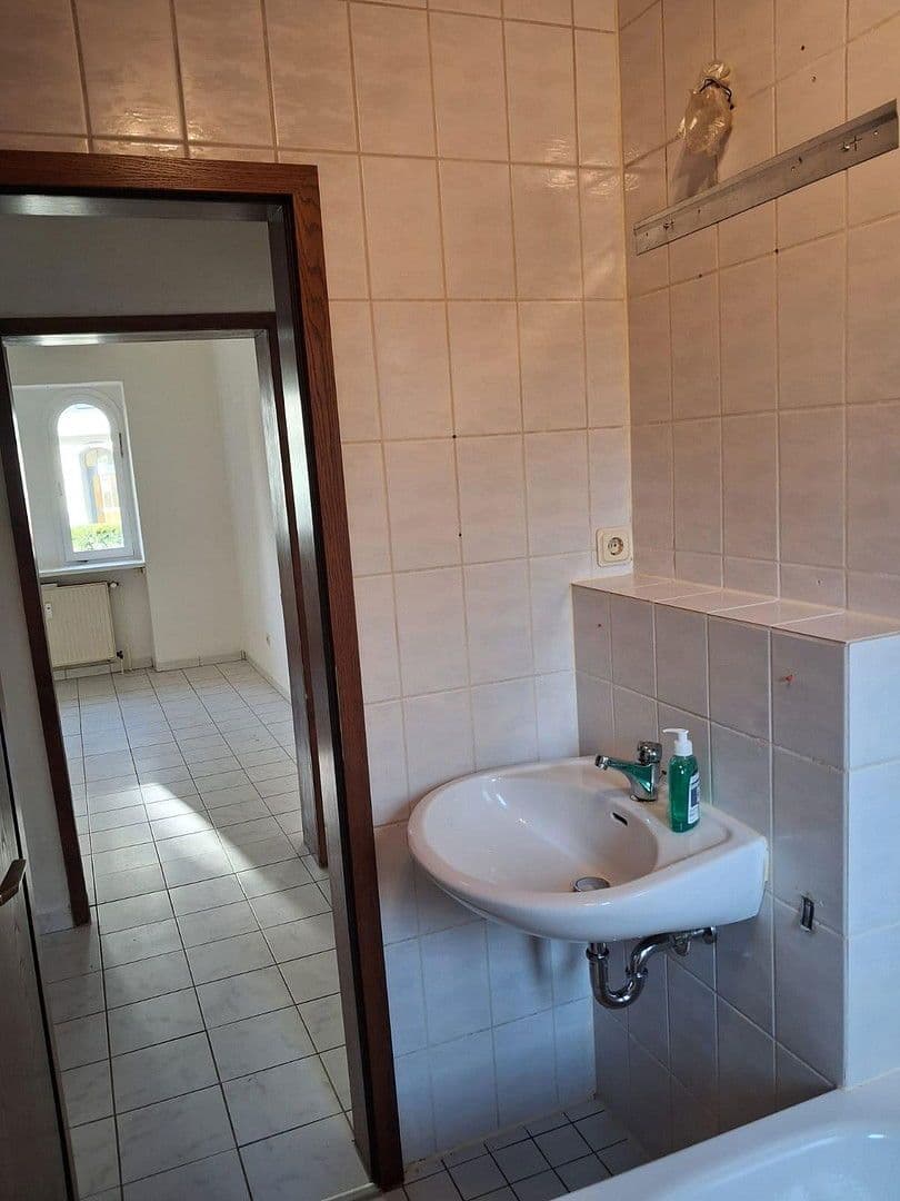 Pronájem bytu 2+1 44 m², Kölner Straße 137, Leverkusen, Severní Porýní-Vestfálsko Pronájem bytu 2+1 44 m², Kölner Straße 137, Leverkusen, Severní Porýní-Vestfálsko