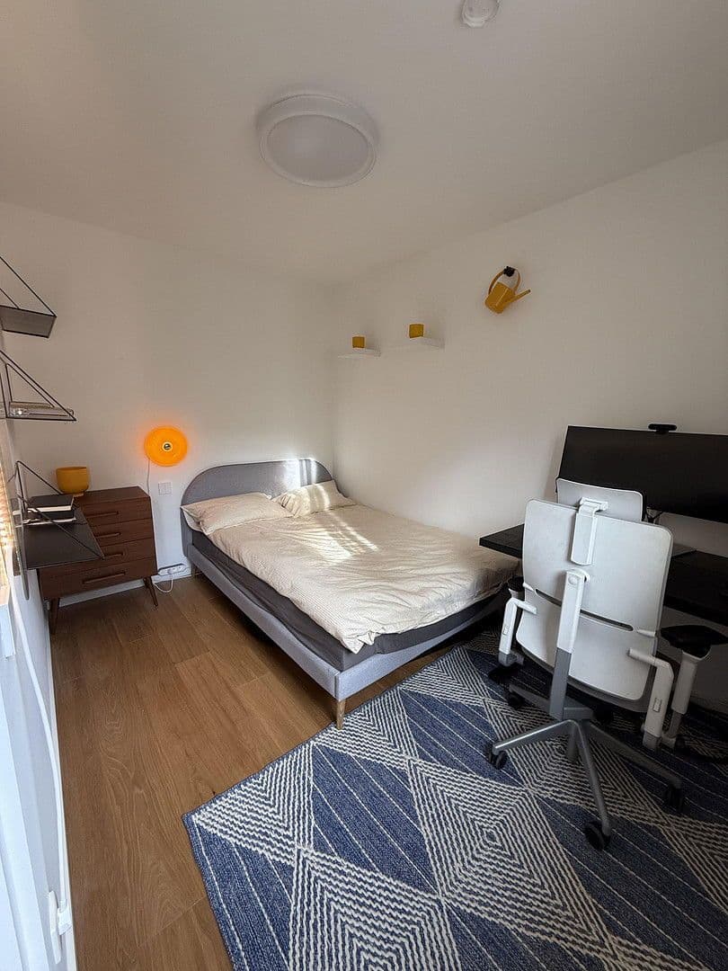 Pronájem bytu 2+1 50 m², Johann-Fichte-Str.11, München, Bavorsko Pronájem bytu 2+1 50 m², Johann-Fichte-Str.11, München, Bavorsko