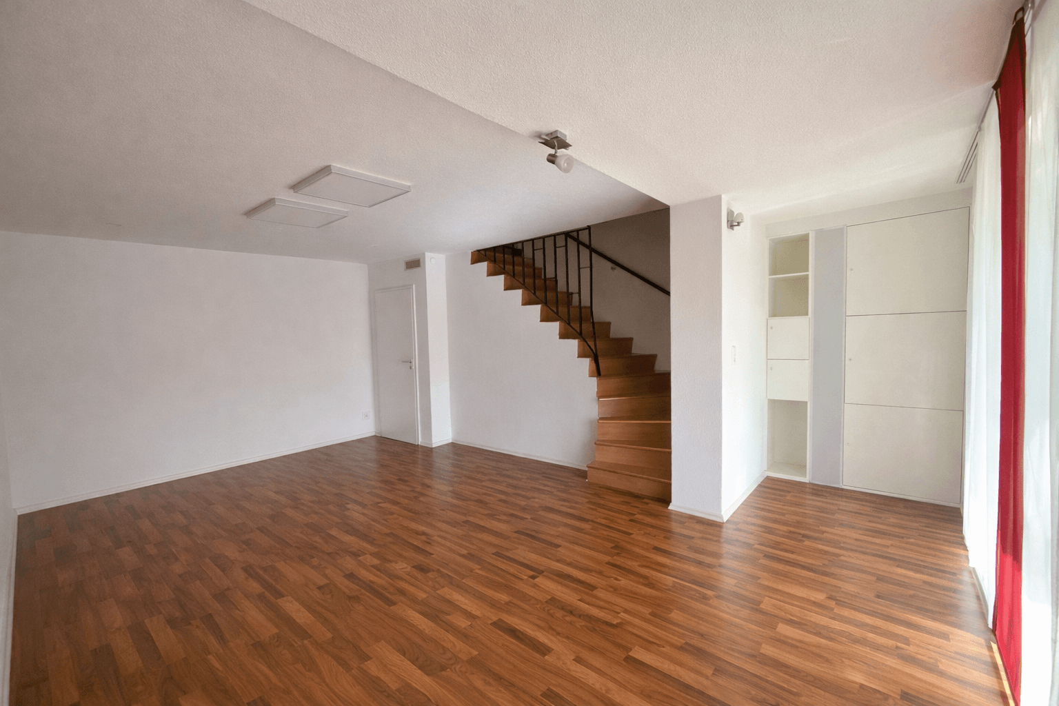 Prodej domu 205 m², pozemek 560 m², Haselweg 3, Jestetten, Bádensko-Württembersko Prodej domu 205 m², pozemek 560 m², Haselweg 3, Jestetten, Bádensko-Württembersko