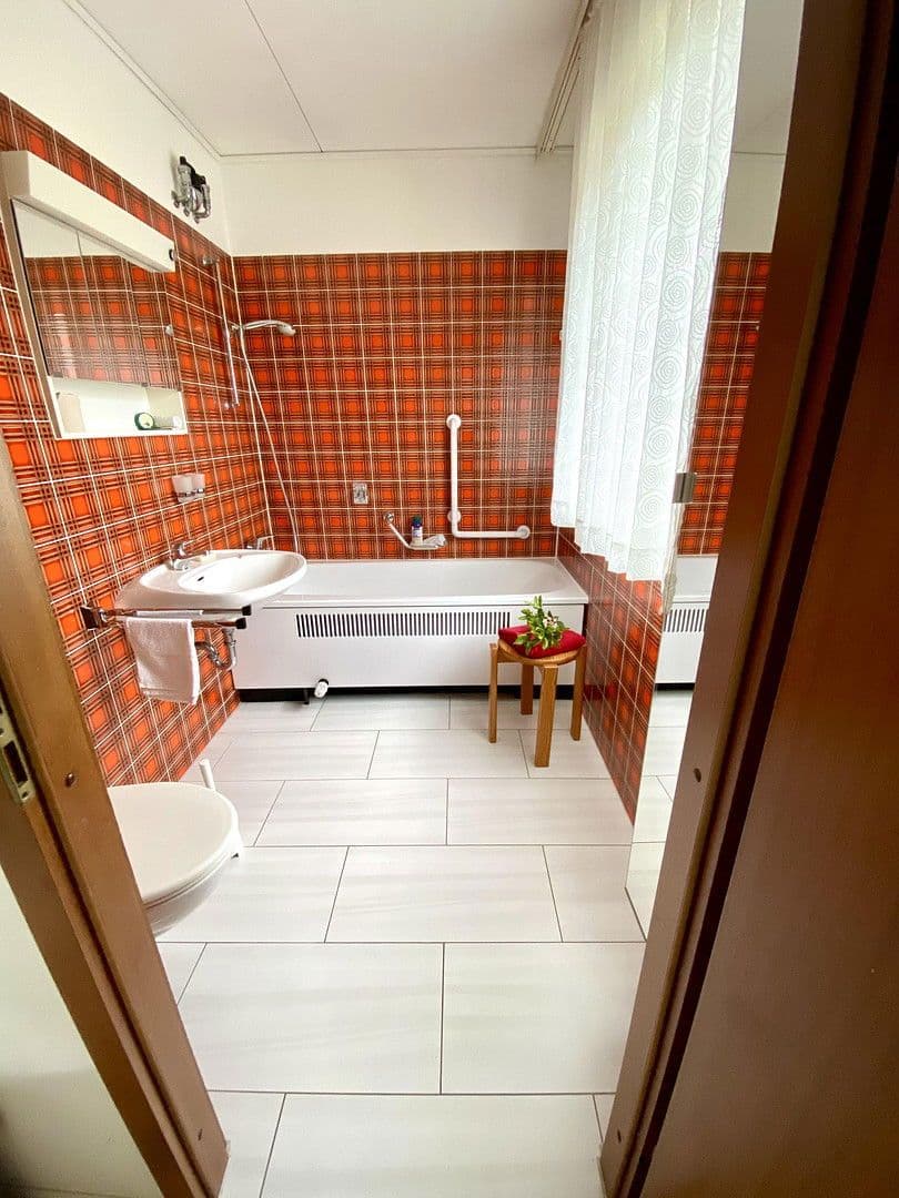 Prodej domu 205 m², pozemek 560 m², Haselweg 3, Jestetten, Bádensko-Württembersko Prodej domu 205 m², pozemek 560 m², Haselweg 3, Jestetten, Bádensko-Württembersko