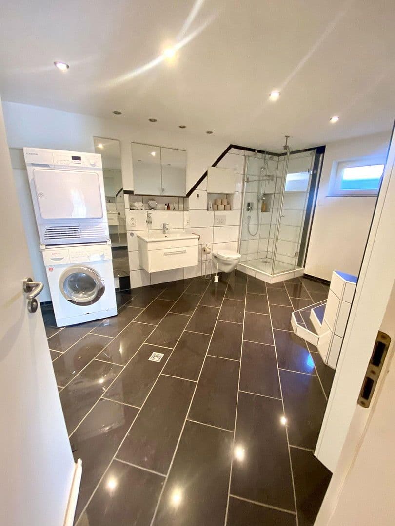 Prodej domu 205 m², pozemek 560 m², Haselweg 3, Jestetten, Bádensko-Württembersko Prodej domu 205 m², pozemek 560 m², Haselweg 3, Jestetten, Bádensko-Württembersko