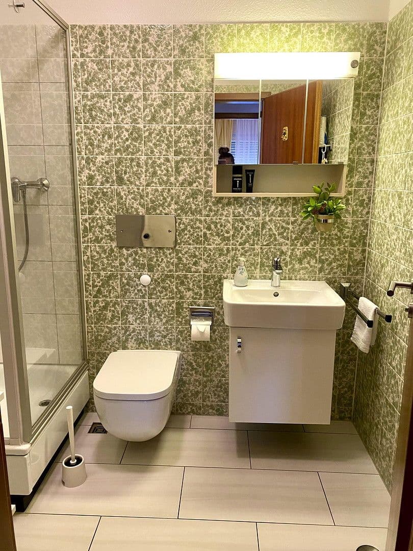 Prodej domu 205 m², pozemek 560 m², Haselweg 3, Jestetten, Bádensko-Württembersko Prodej domu 205 m², pozemek 560 m², Haselweg 3, Jestetten, Bádensko-Württembersko