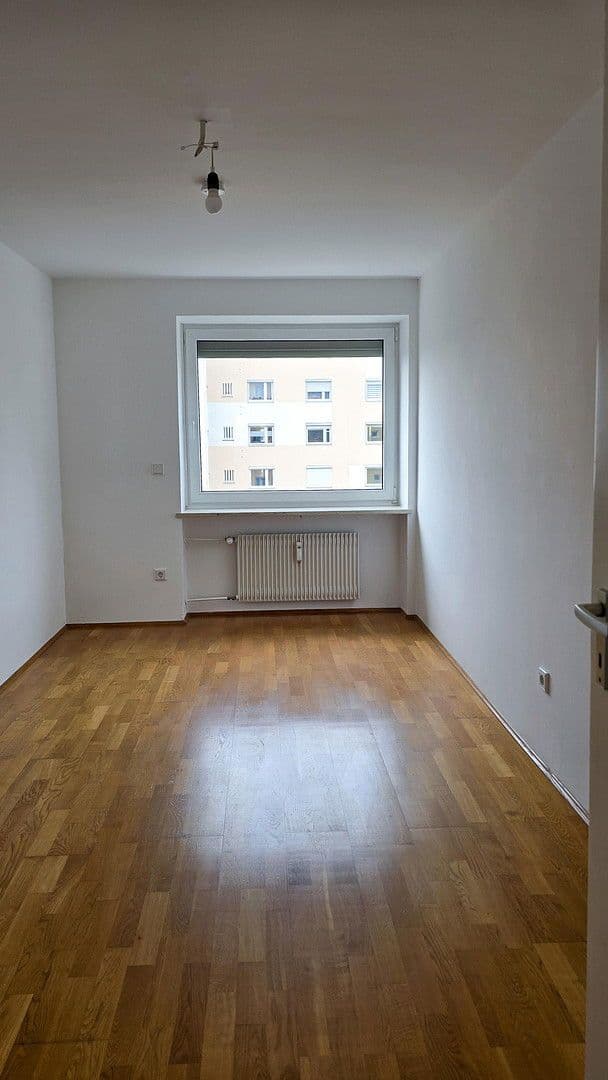 Pronájem bytu 3+1 73 m², Linus-Funke-Weg 4, München, Bavorsko Pronájem bytu 3+1 73 m², Linus-Funke-Weg 4, München, Bavorsko