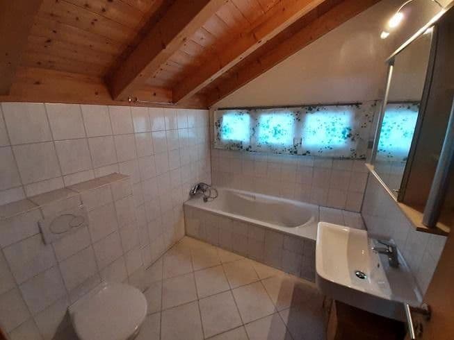 Prodej domu 200 m², pozemek 713 m², Niederwihl 95, Görwihl, Bádensko-Württembersko Prodej domu 200 m², pozemek 713 m², Niederwihl 95, Görwihl, Bádensko-Württembersko