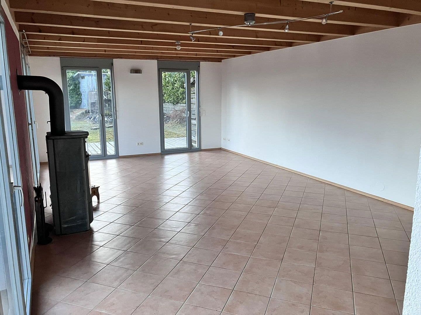 Prodej domu 200 m², pozemek 713 m², Niederwihl 95, Görwihl, Bádensko-Württembersko Prodej domu 200 m², pozemek 713 m², Niederwihl 95, Görwihl, Bádensko-Württembersko