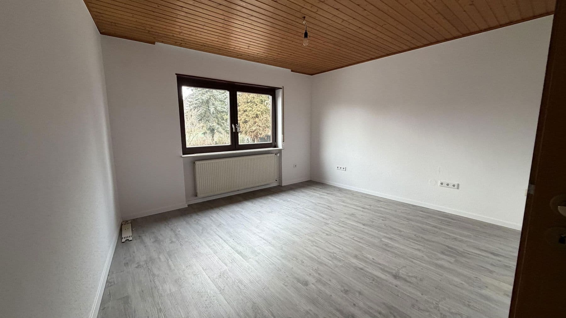 Pronájem domu 175 m², pozemek 400 m², Plankstadt, Bádensko-Württembersko Pronájem domu 175 m², pozemek 400 m², Plankstadt, Bádensko-Württembersko