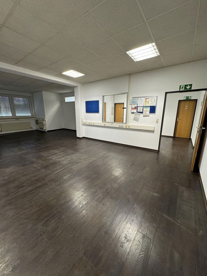 Pronájem nebytového prostoru 1.150 m², Bietigheim-Bissingen, Bádensko-Württembersko Pronájem nebytového prostoru 1.150 m², Bietigheim-Bissingen, Bádensko-Württembersko