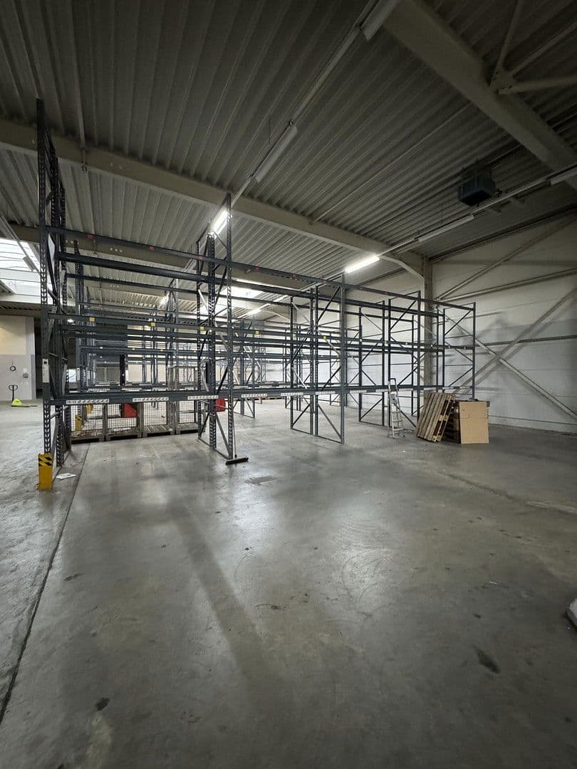 Pronájem nebytového prostoru 1.150 m², Bietigheim-Bissingen, Bádensko-Württembersko Pronájem nebytového prostoru 1.150 m², Bietigheim-Bissingen, Bádensko-Württembersko