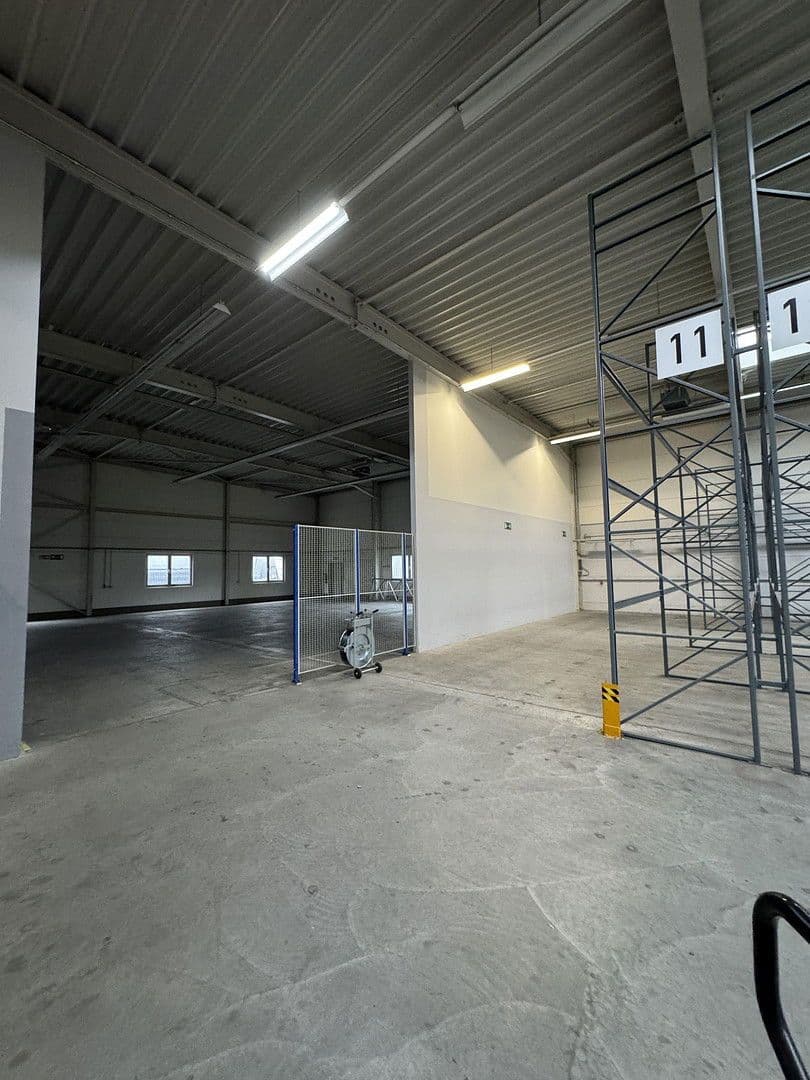 Pronájem nebytového prostoru 1.150 m², Bietigheim-Bissingen, Bádensko-Württembersko Pronájem nebytového prostoru 1.150 m², Bietigheim-Bissingen, Bádensko-Württembersko