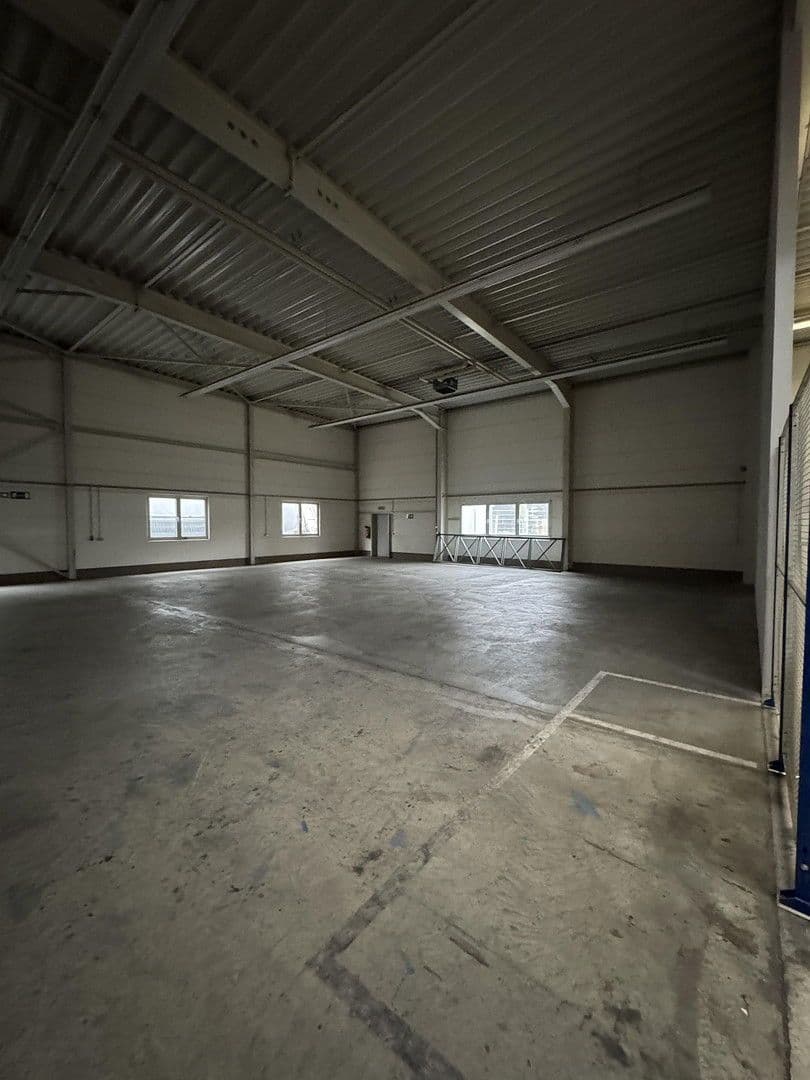 Pronájem nebytového prostoru 1.150 m², Bietigheim-Bissingen, Bádensko-Württembersko Pronájem nebytového prostoru 1.150 m², Bietigheim-Bissingen, Bádensko-Württembersko