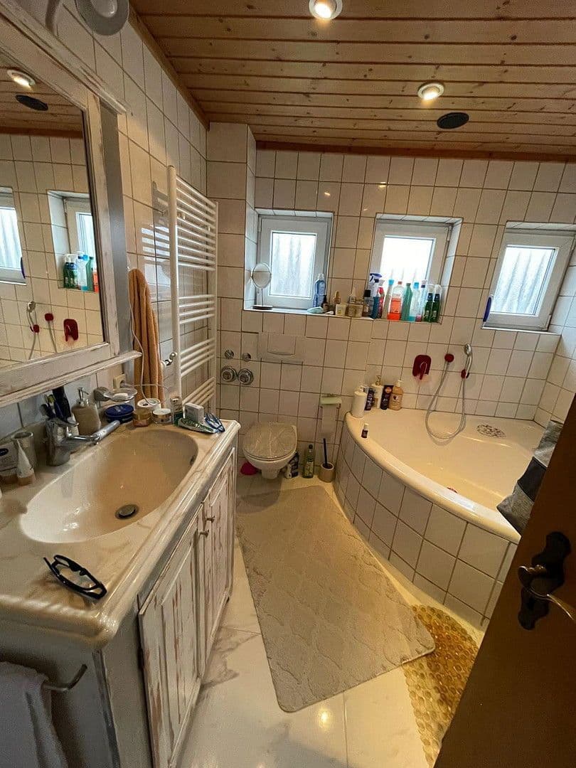 Prodej domu 212 m², pozemek 340 m², Pfinztal, Bádensko-Württembersko Prodej domu 212 m², pozemek 340 m², Pfinztal, Bádensko-Württembersko