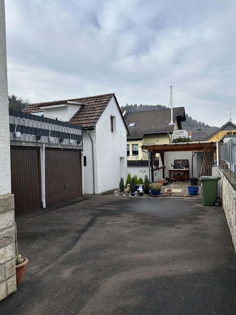 Prodej domu 212 m², pozemek 340 m², Pfinztal, Bádensko-Württembersko Prodej domu 212 m², pozemek 340 m², Pfinztal, Bádensko-Württembersko