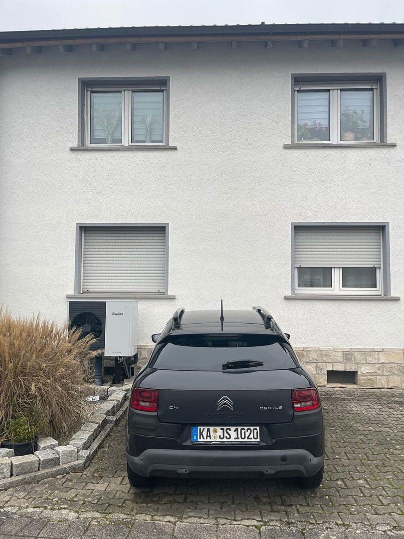 Prodej domu 212 m², pozemek 340 m², Pfinztal, Bádensko-Württembersko Prodej domu 212 m², pozemek 340 m², Pfinztal, Bádensko-Württembersko