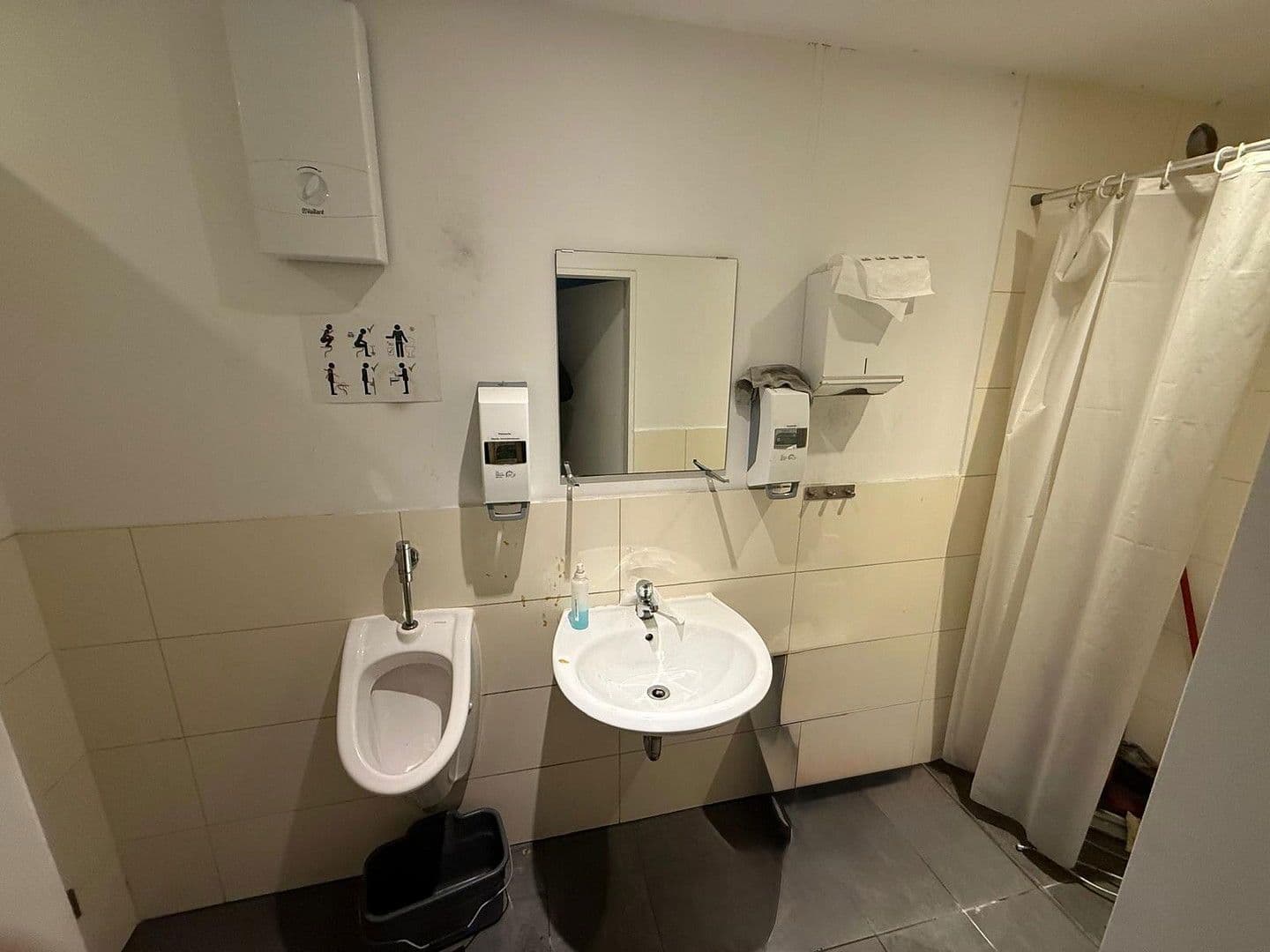 Pronájem nebytového prostoru 4.000 m², Beule 74, Wuppertal, Severní Porýní-Vestfálsko Pronájem nebytového prostoru 4.000 m², Beule 74, Wuppertal, Severní Porýní-Vestfálsko