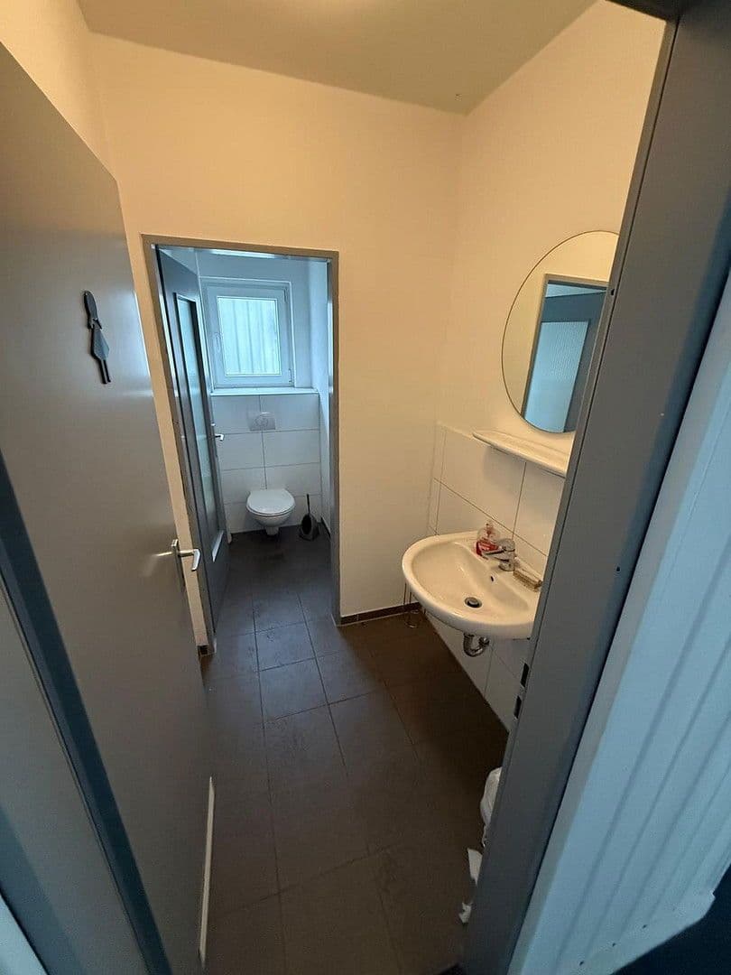 Pronájem nebytového prostoru 4.000 m², Beule 74, Wuppertal, Severní Porýní-Vestfálsko Pronájem nebytového prostoru 4.000 m², Beule 74, Wuppertal, Severní Porýní-Vestfálsko