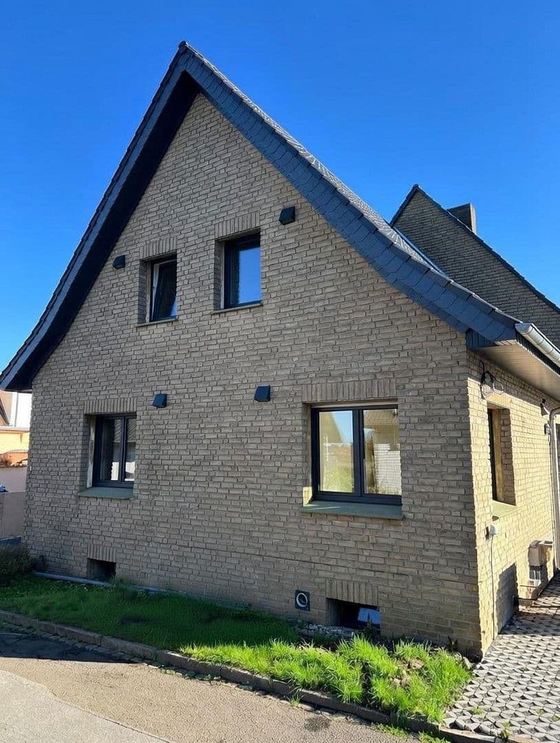 Prodej domu 108 m², pozemek 306 m², Lübbecke, Severní Porýní-Vestfálsko Prodej domu 108 m², pozemek 306 m², Lübbecke, Severní Porýní-Vestfálsko