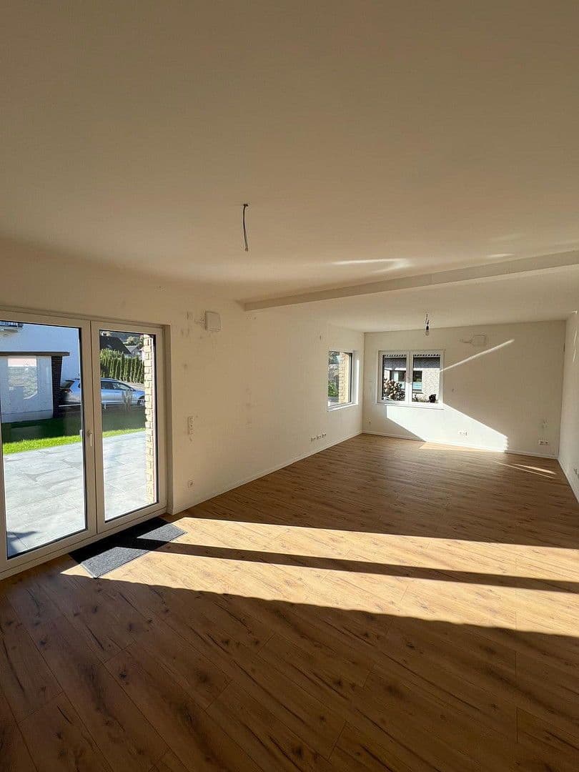 Prodej domu 108 m², pozemek 306 m², Lübbecke, Severní Porýní-Vestfálsko Prodej domu 108 m², pozemek 306 m², Lübbecke, Severní Porýní-Vestfálsko