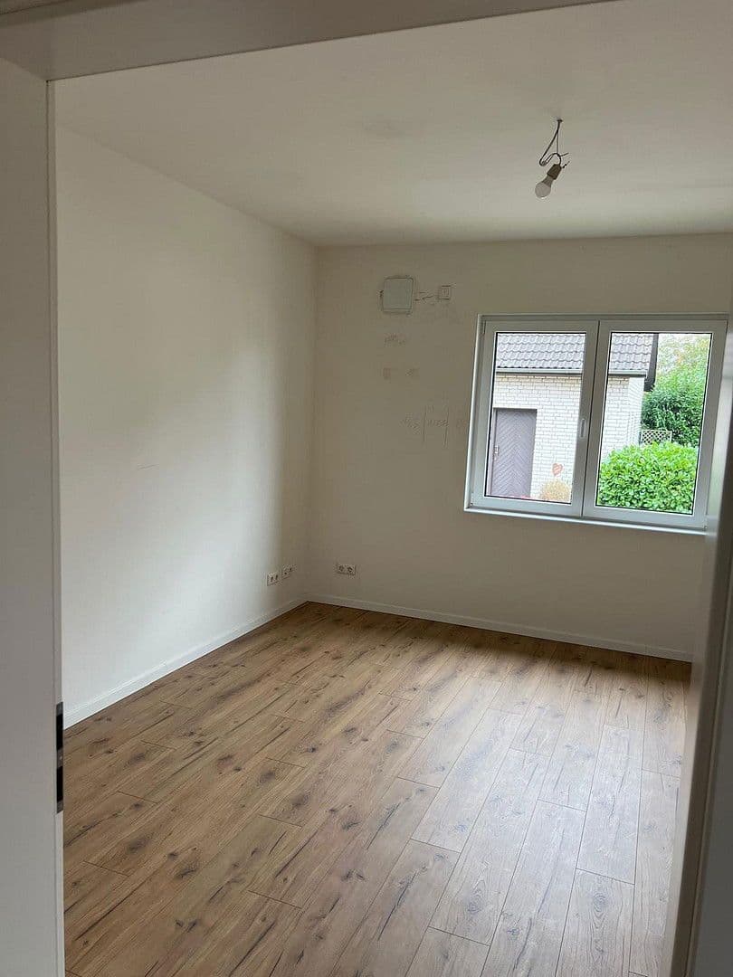 Prodej domu 108 m², pozemek 306 m², Lübbecke, Severní Porýní-Vestfálsko Prodej domu 108 m², pozemek 306 m², Lübbecke, Severní Porýní-Vestfálsko