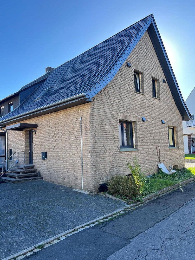 Prodej domu 108 m², pozemek 306 m², Lübbecke, Severní Porýní-Vestfálsko Prodej domu 108 m², pozemek 306 m², Lübbecke, Severní Porýní-Vestfálsko