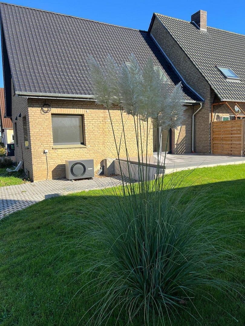 Prodej domu 108 m², pozemek 306 m², Lübbecke, Severní Porýní-Vestfálsko Prodej domu 108 m², pozemek 306 m², Lübbecke, Severní Porýní-Vestfálsko