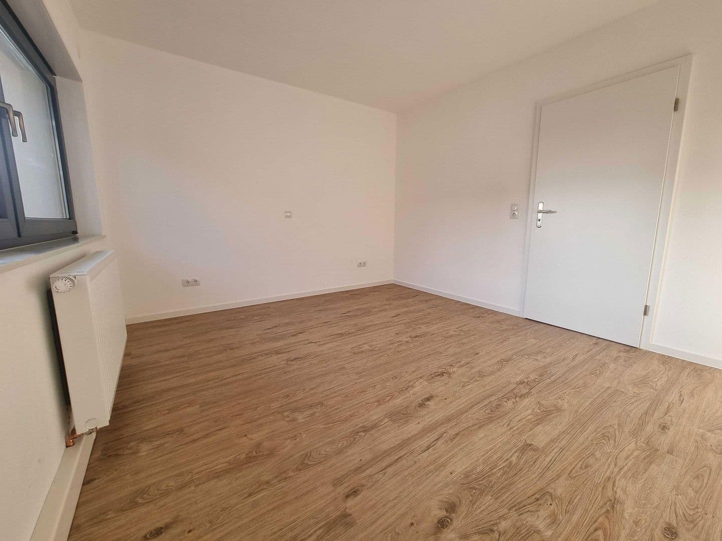 Prodej domu 99 m², pozemek 306 m², Eisenbahnstraße 4a, Steinwenden, Porýní-Falc Prodej domu 99 m², pozemek 306 m², Eisenbahnstraße 4a, Steinwenden, Porýní-Falc