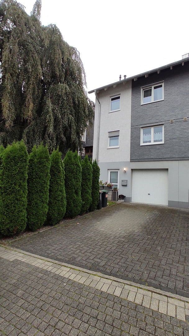 Prodej domu 157 m², pozemek 470 m², Remscheid, Nordrhein-Westfalen, Severní Porýní-Vestfálsko Prodej domu 157 m², pozemek 470 m², Remscheid, Nordrhein-Westfalen, Severní Porýní-Vestfálsko
