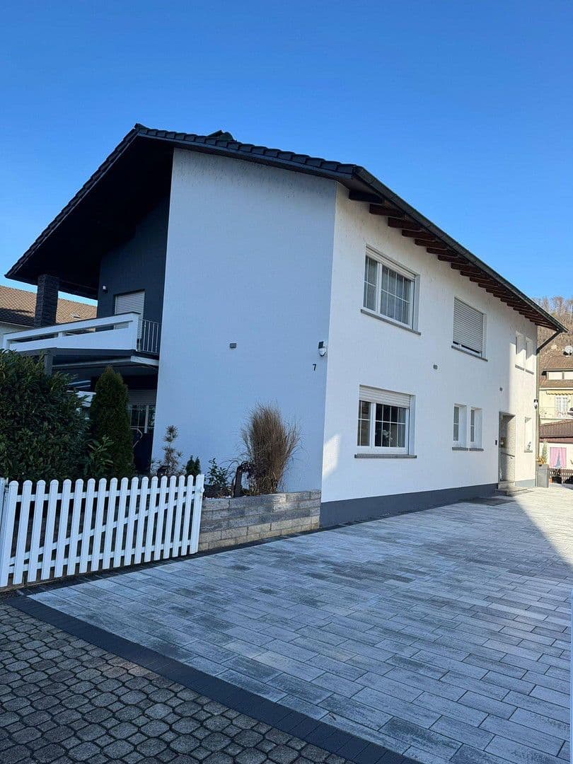 Prodej domu 250 m², pozemek 725 m², Grenzach-Wyhlen, Bádensko-Württembersko Prodej domu 250 m², pozemek 725 m², Grenzach-Wyhlen, Bádensko-Württembersko