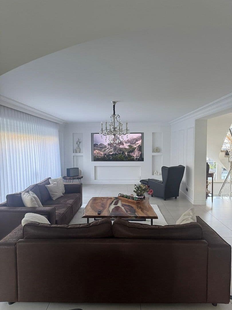 Prodej domu 250 m², pozemek 725 m², Grenzach-Wyhlen, Bádensko-Württembersko Prodej domu 250 m², pozemek 725 m², Grenzach-Wyhlen, Bádensko-Württembersko