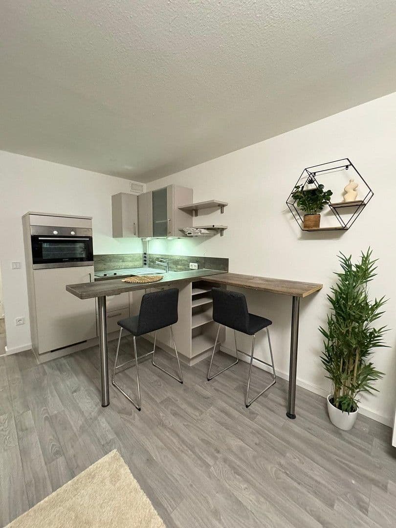 Pronájem bytu 1+1 30 m², Berg-am-Laim-Str. 95, München, Bavorsko Pronájem bytu 1+1 30 m², Berg-am-Laim-Str. 95, München, Bavorsko