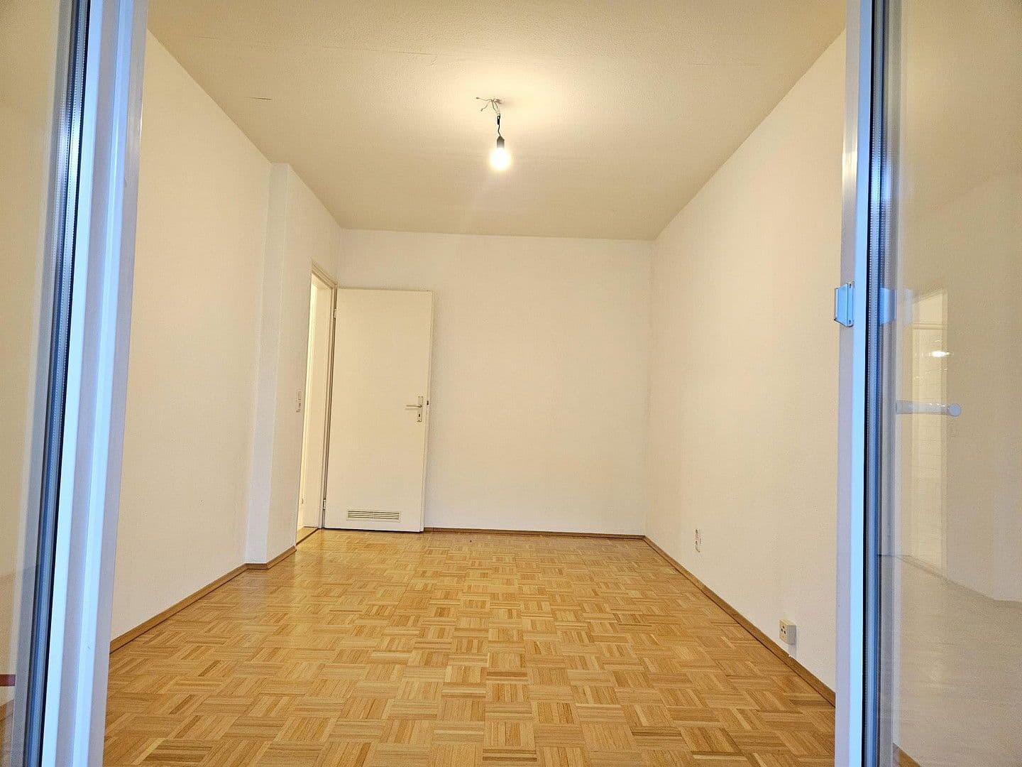 Pronájem bytu 2+1 48 m², Oberbiberger Straße 10, München, Bavorsko Pronájem bytu 2+1 48 m², Oberbiberger Straße 10, München, Bavorsko