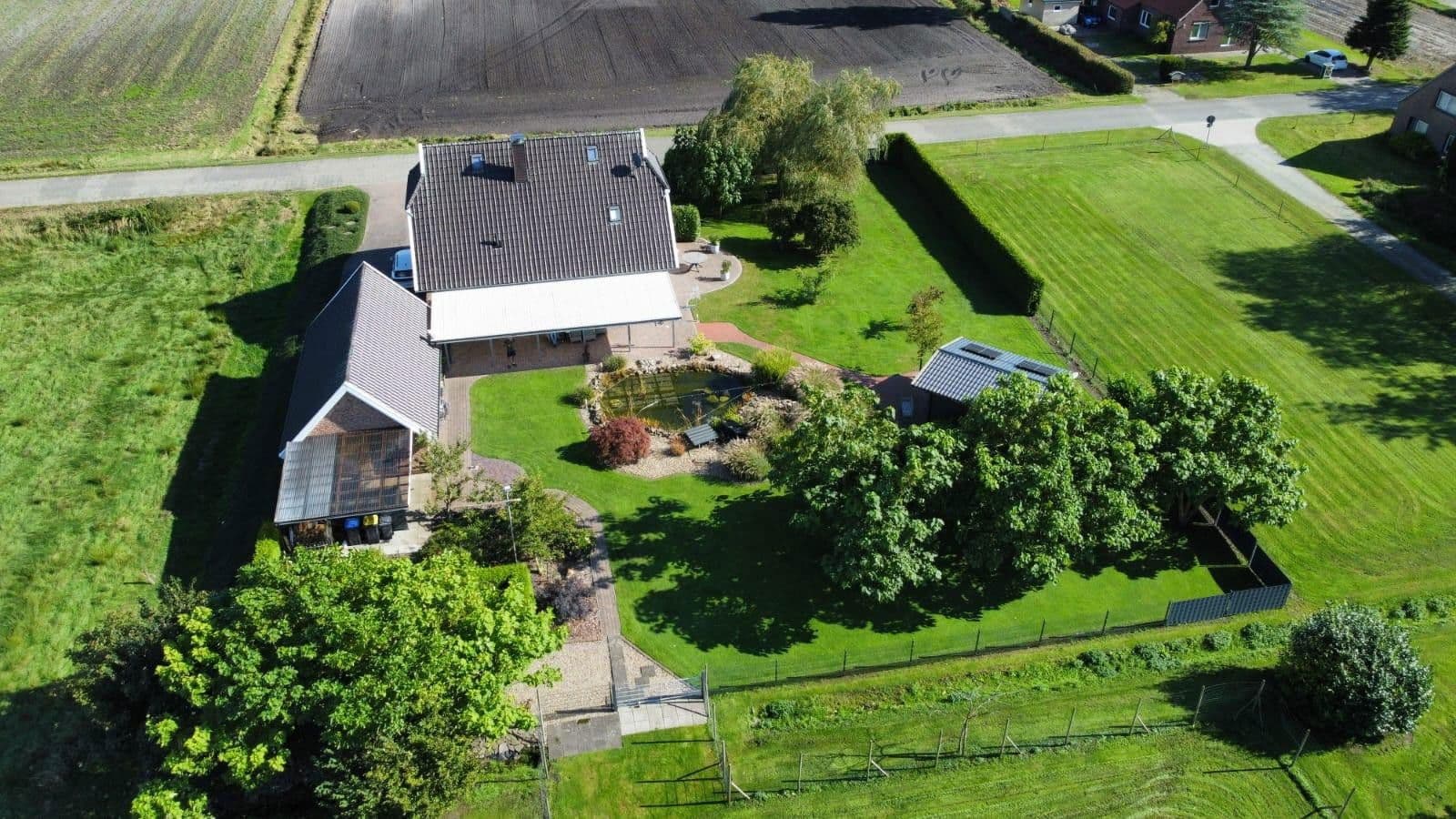 Prodej domu 156 m², pozemek 1.620 m², Großefehn, Dolní Sasko Prodej domu 156 m², pozemek 1.620 m², Großefehn, Dolní Sasko