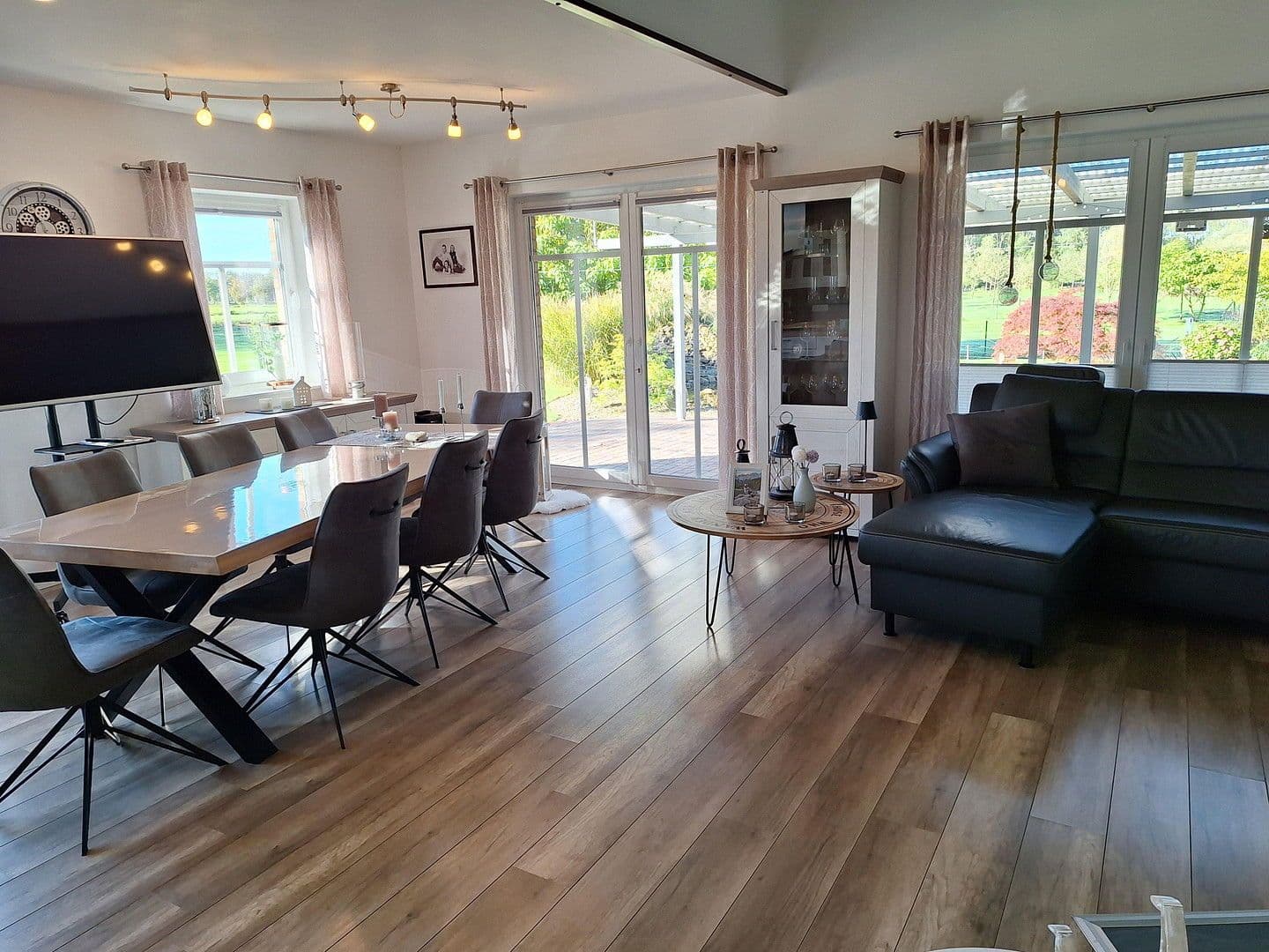 Prodej domu 156 m², pozemek 1.620 m², Großefehn, Dolní Sasko Prodej domu 156 m², pozemek 1.620 m², Großefehn, Dolní Sasko