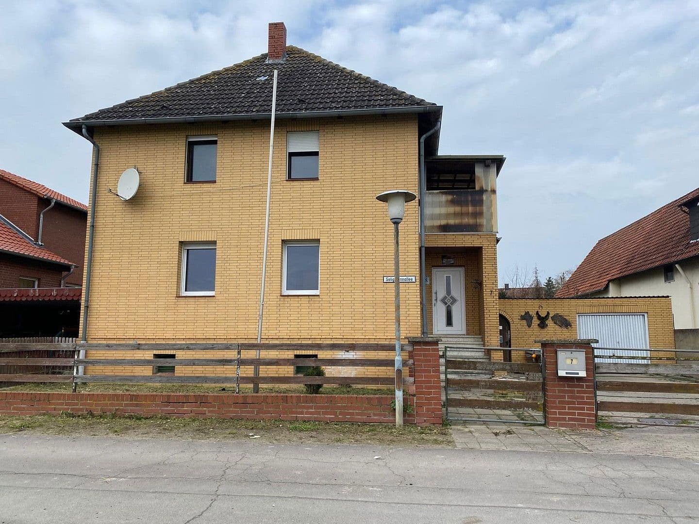 Prodej domu 152 m², pozemek 703 m², Kuhläger 7, Peine, Dolní Sasko Prodej domu 152 m², pozemek 703 m², Kuhläger 7, Peine, Dolní Sasko